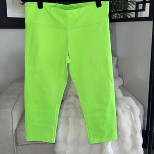 ALO Yoga Neon Green Glow Airbrush Capri Cropped Leggings, L